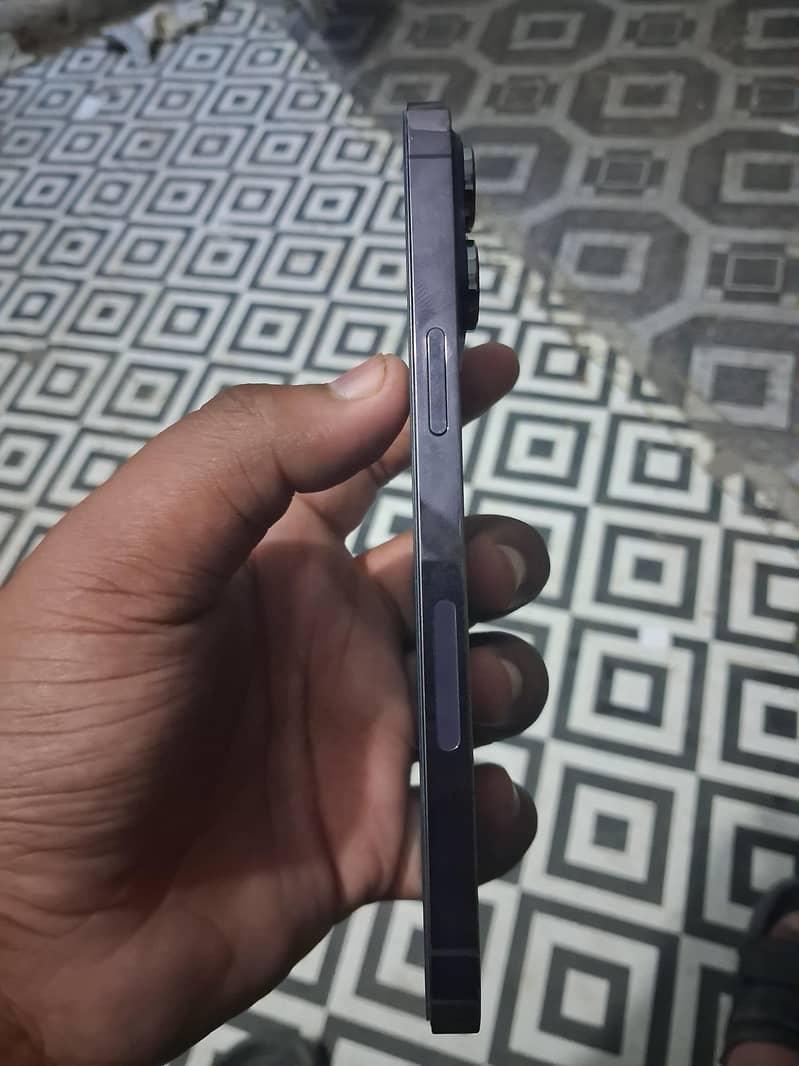 Apple iPhone 14 Pro Max 1