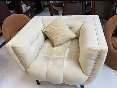 6 seater Sofa set for Sale in Ark Villas Nawab Town almost new