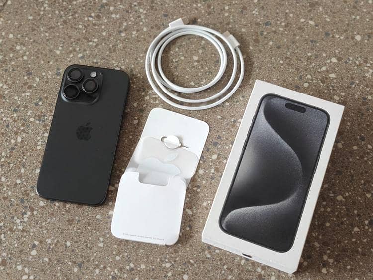 Apple iPhone 15 Pro Max 0