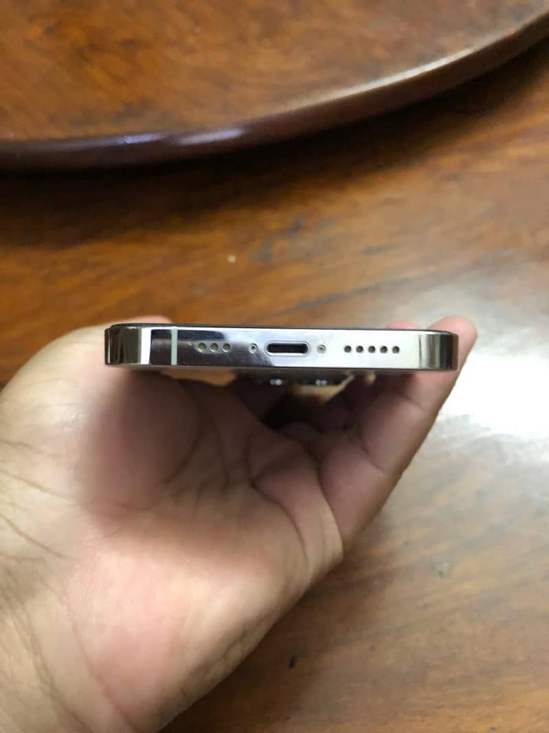 Apple iPhone 13 Pro 2
