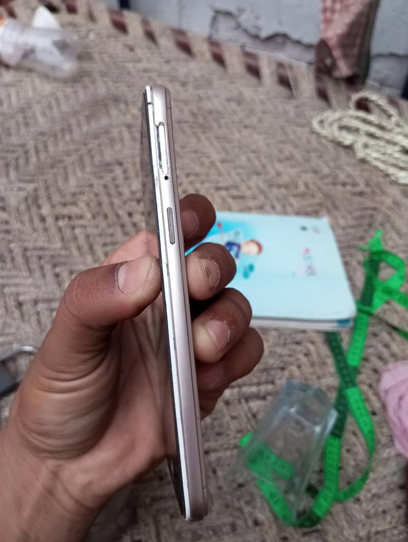 OPPO A57 3
