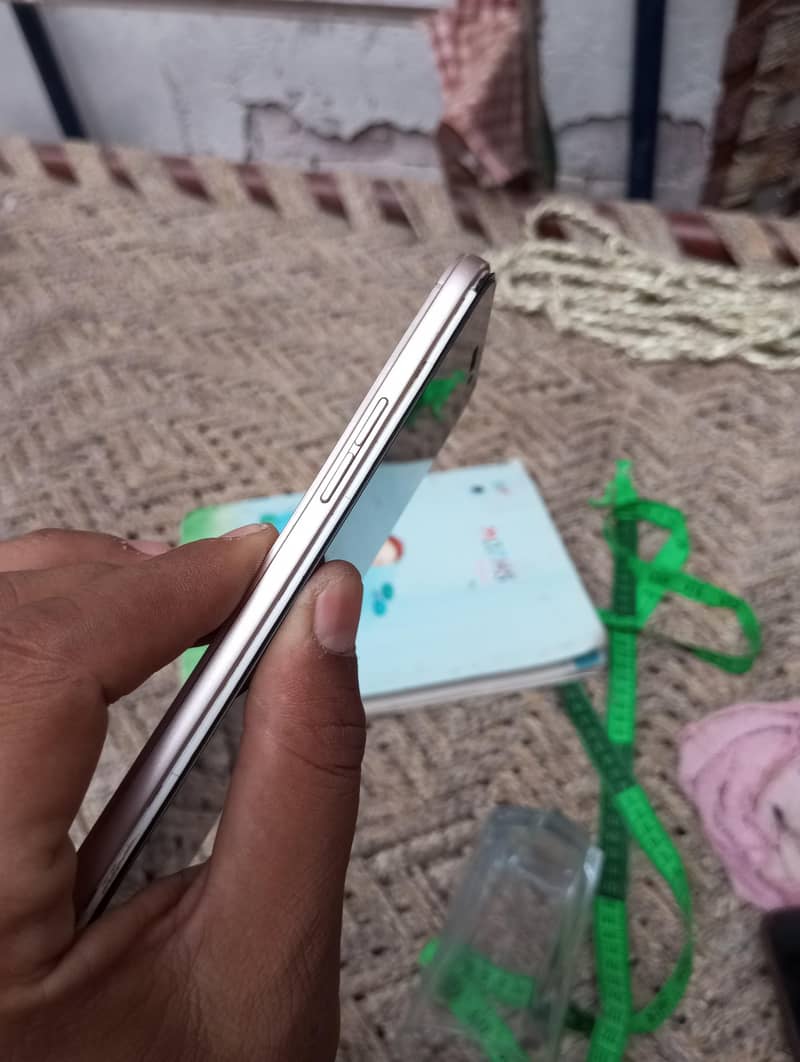 OPPO A57 4