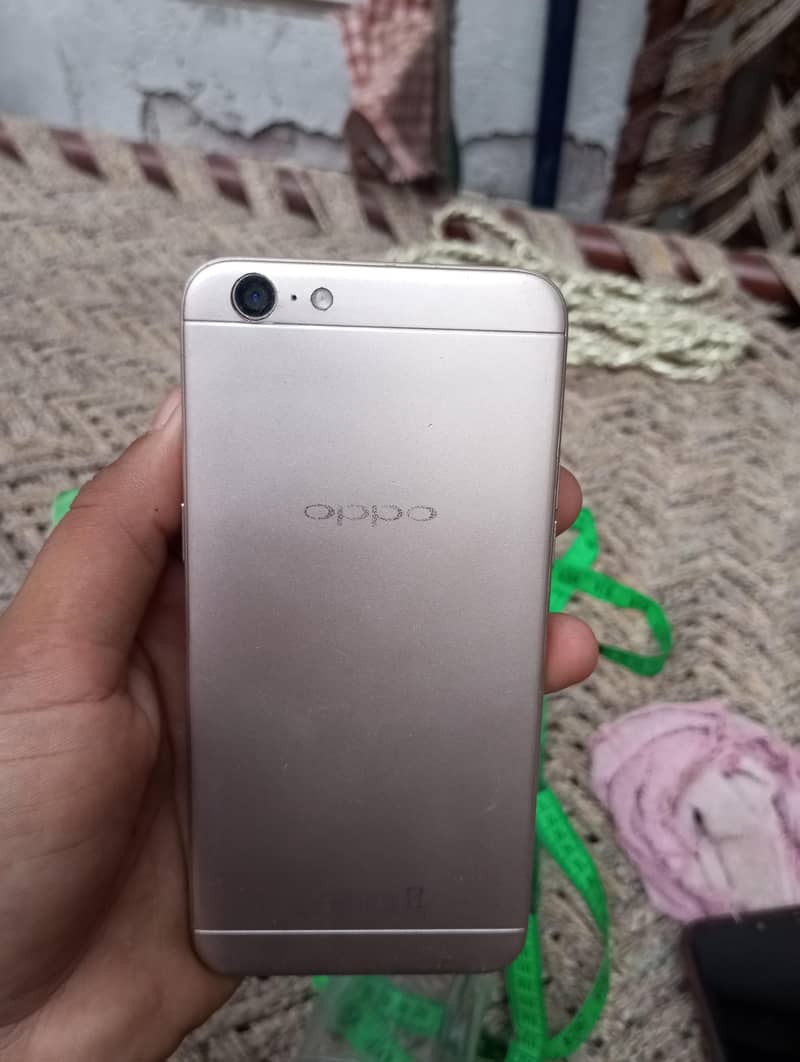 OPPO A57 5