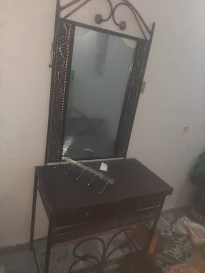 Iron Rod bed dressing for urgent sale آئرن پائپ ٹوٹے ہیں وہ ویلڈ جائی