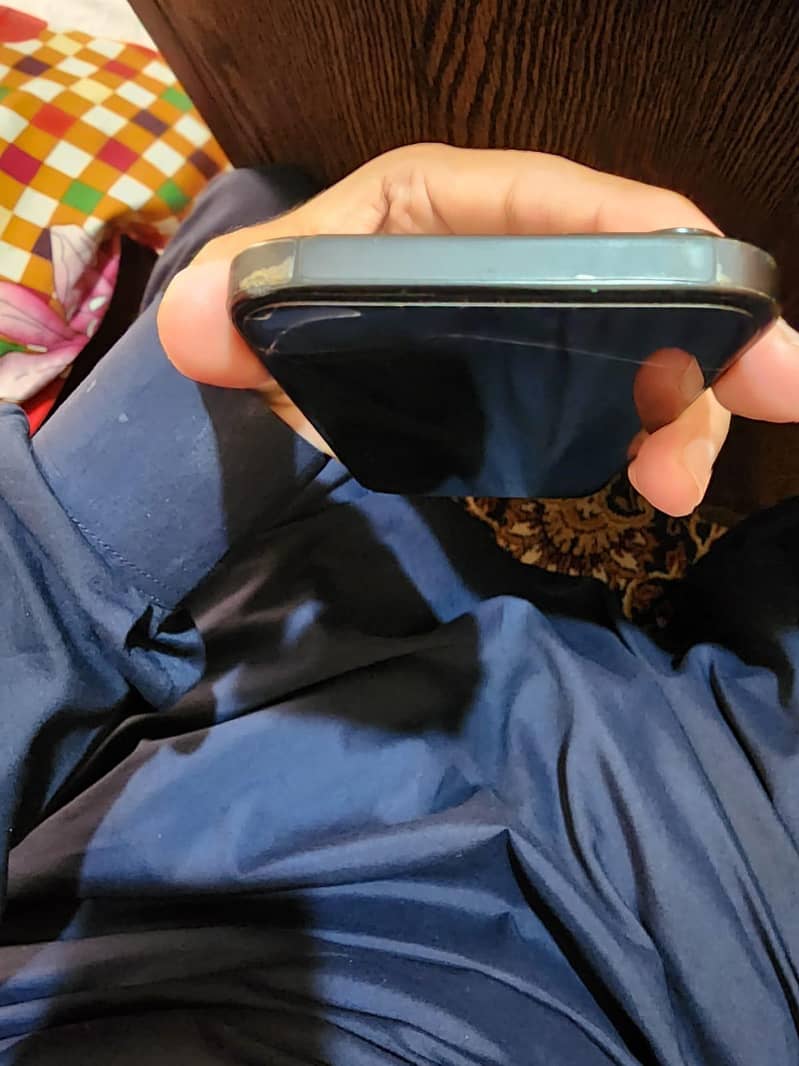 Apple iPhone 15 5