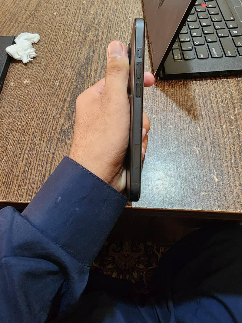 Apple iPhone 15 6