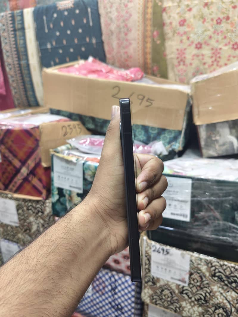 Sharp Aquos Sense7 2