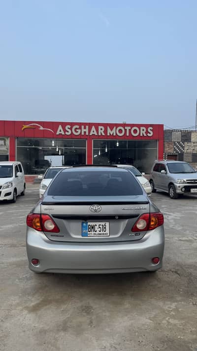 Toyota Corolla Altis 2010 negotiable plz serious buyer can contact