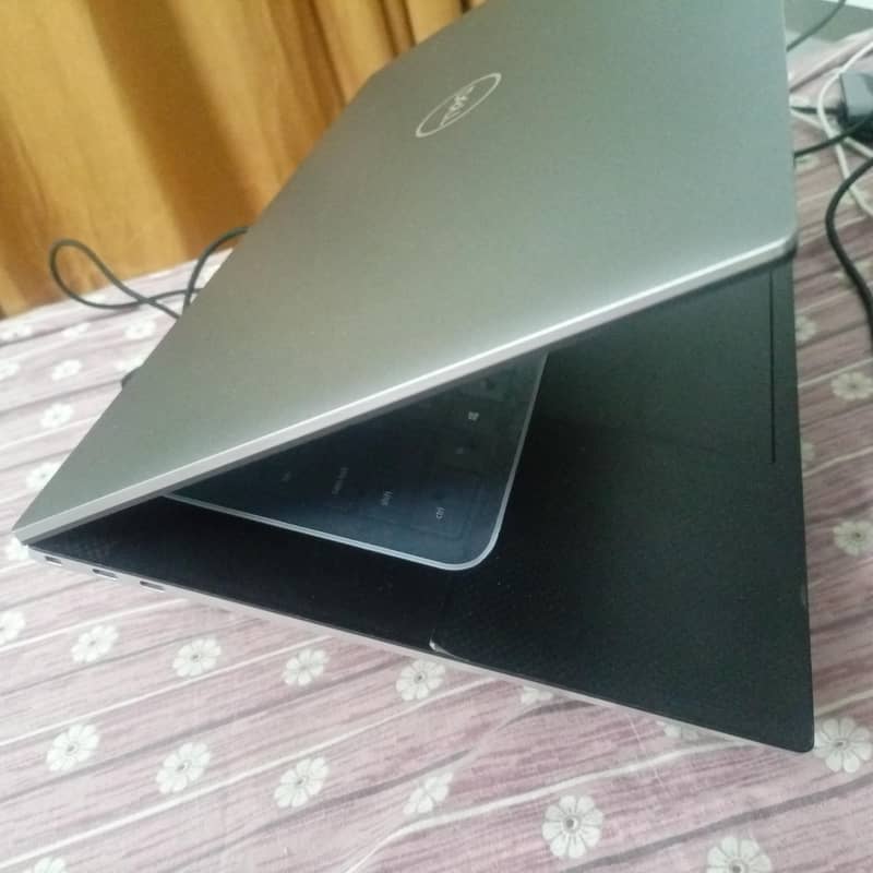 DELL Precision 5750 5