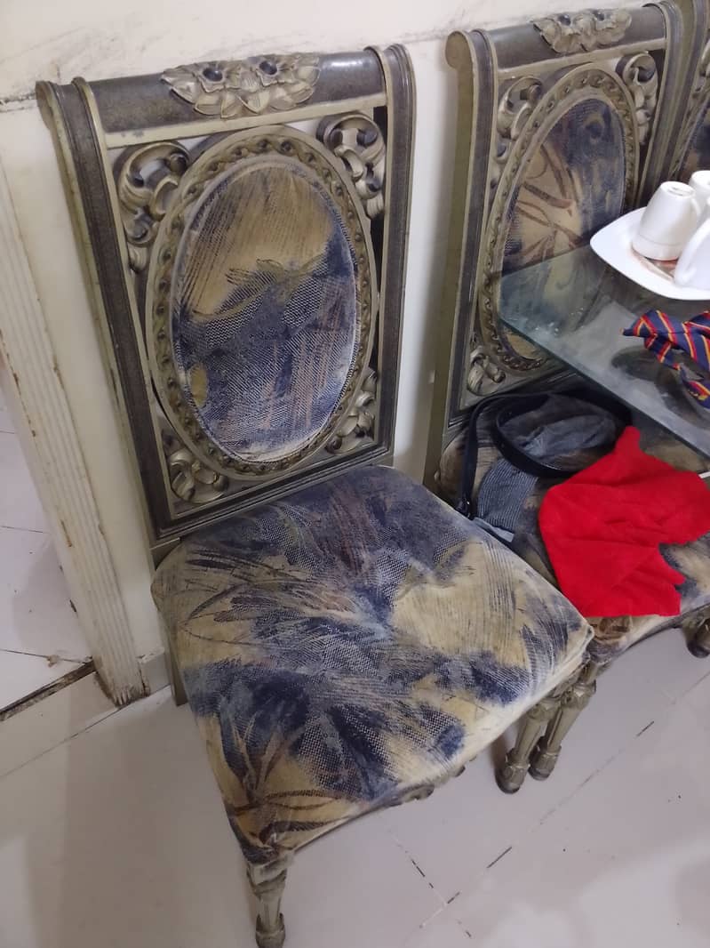 Dinning table + chairs 2