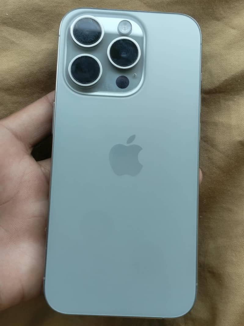 Apple iPhone 15 Pro 0