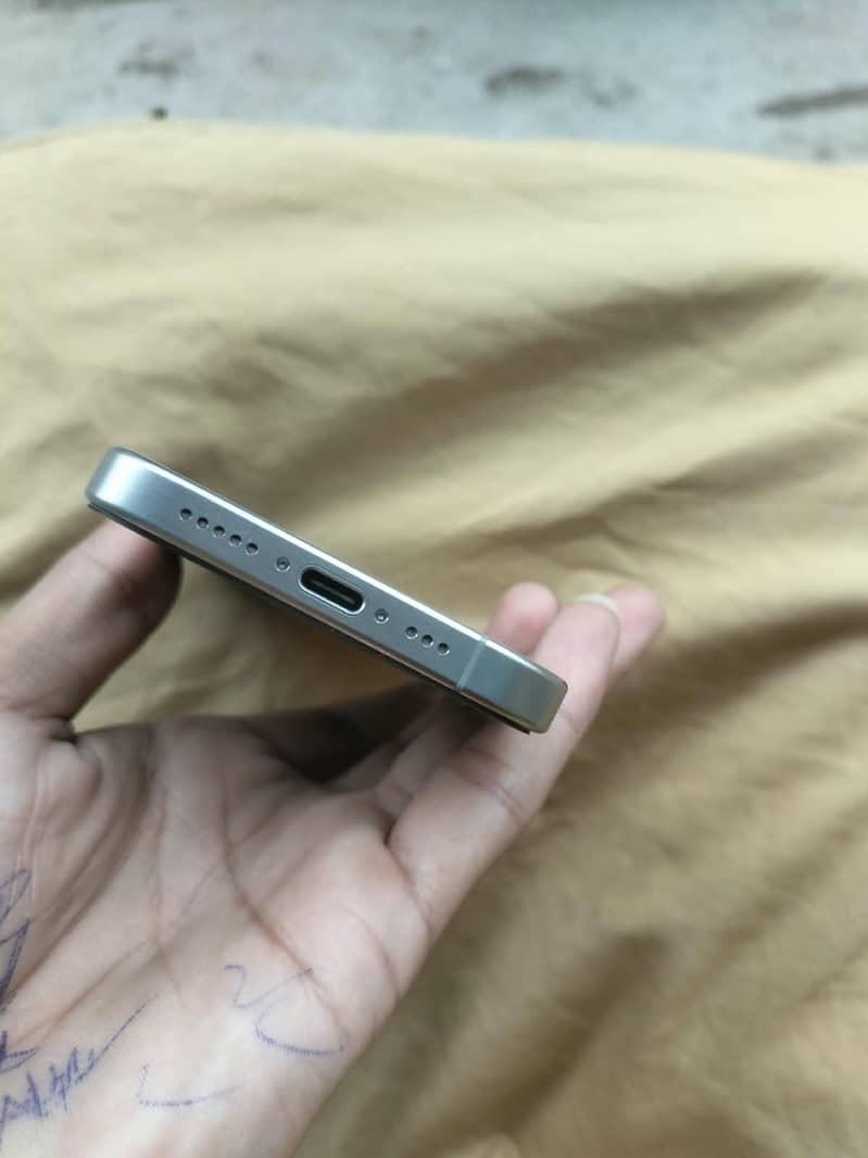 Apple iPhone 15 Pro 1