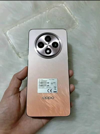 OPPO Reno12 F