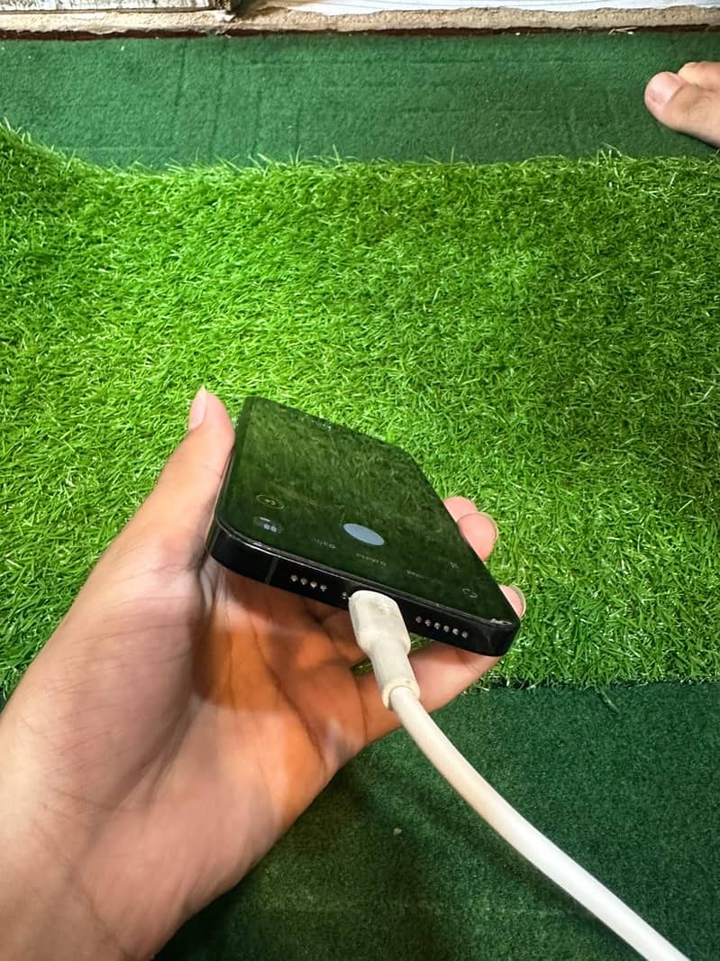 Apple iPhone 14 Pro Max 4