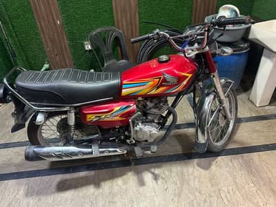 CG 125 2005 Model Red Colour