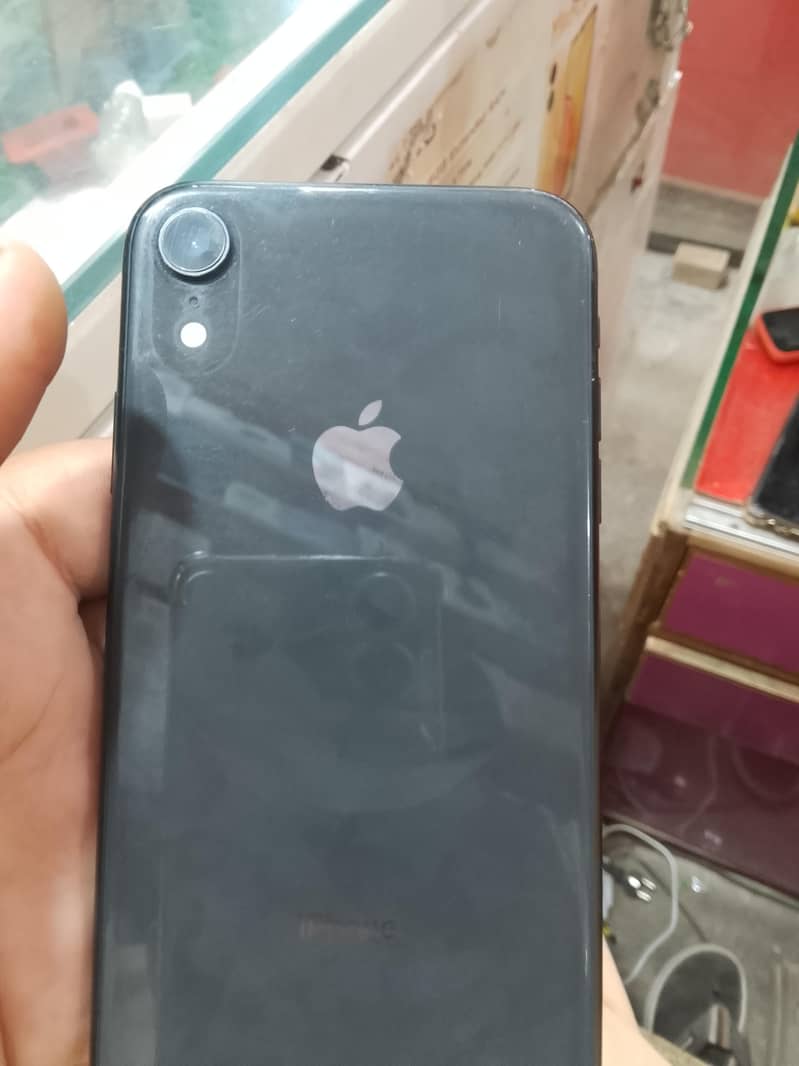 Apple iPhone XR 1