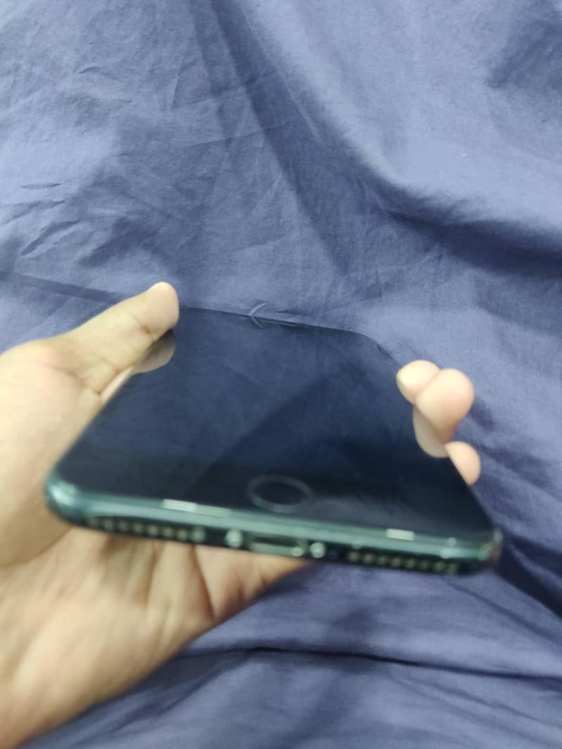 Apple iPhone 7 Plus 1