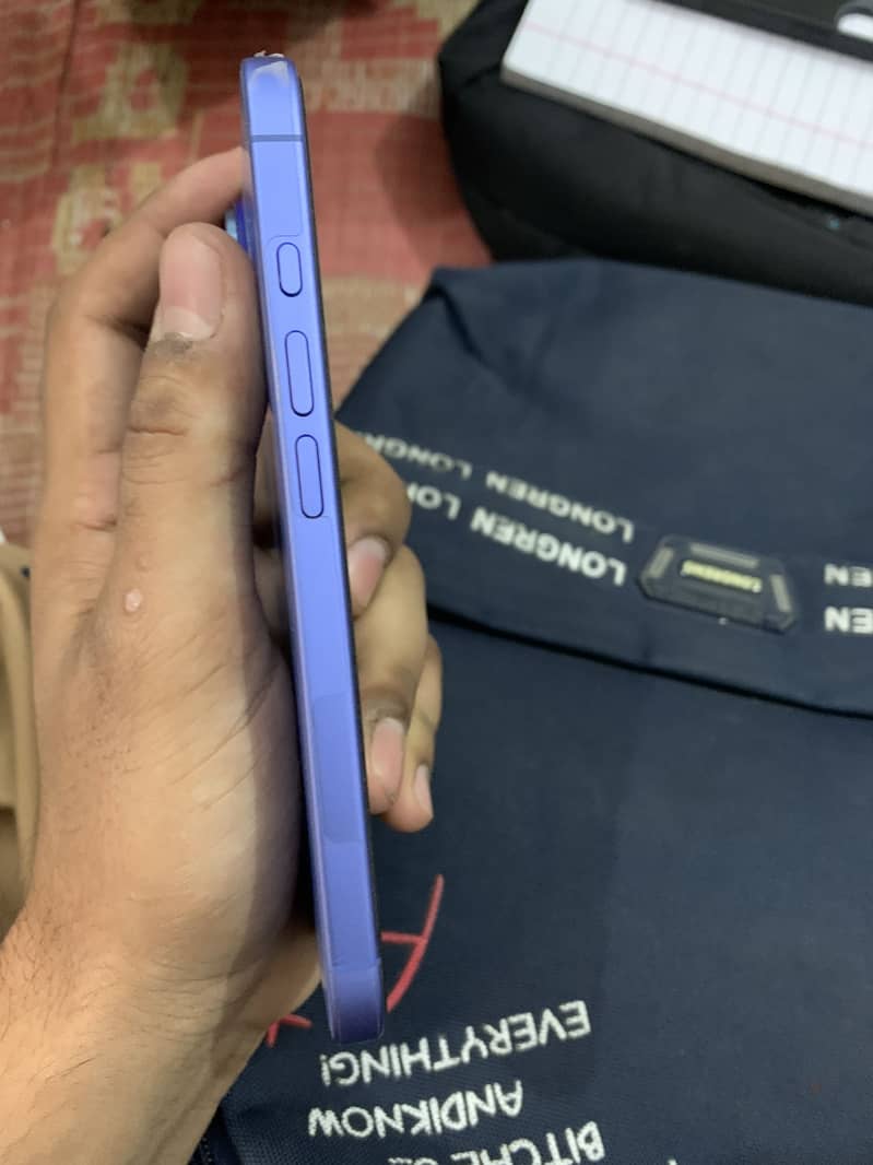 Apple iPhone 16 1