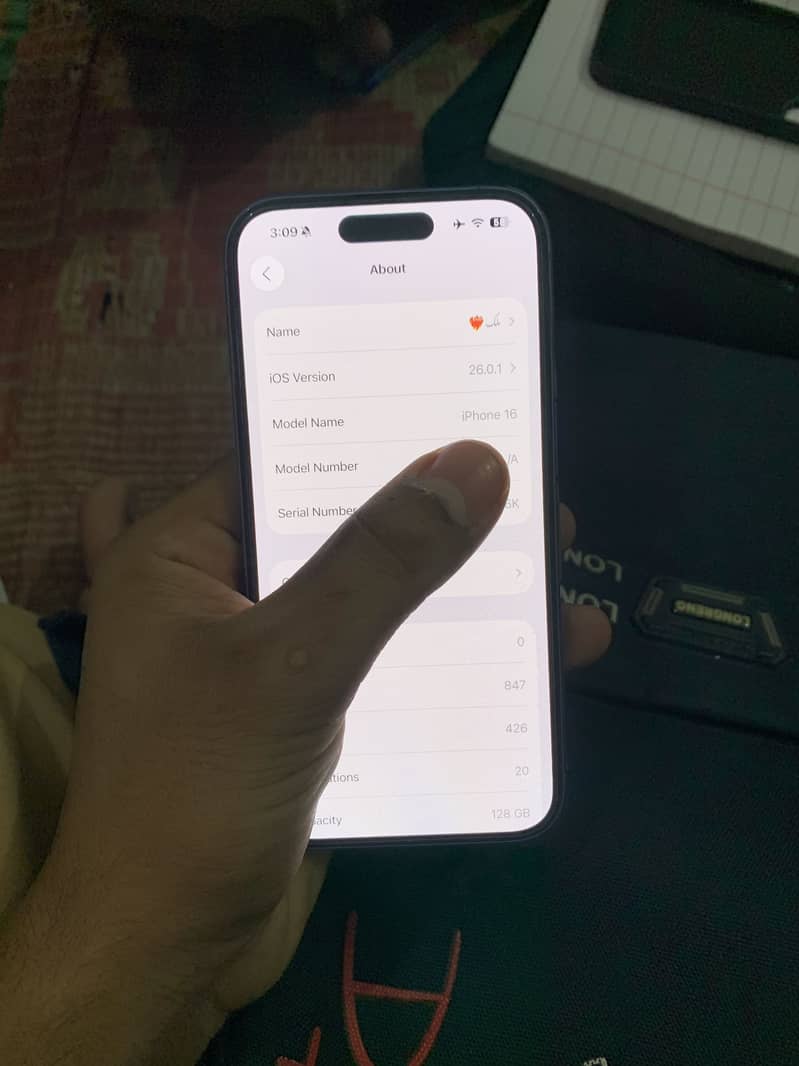 Apple iPhone 16 8