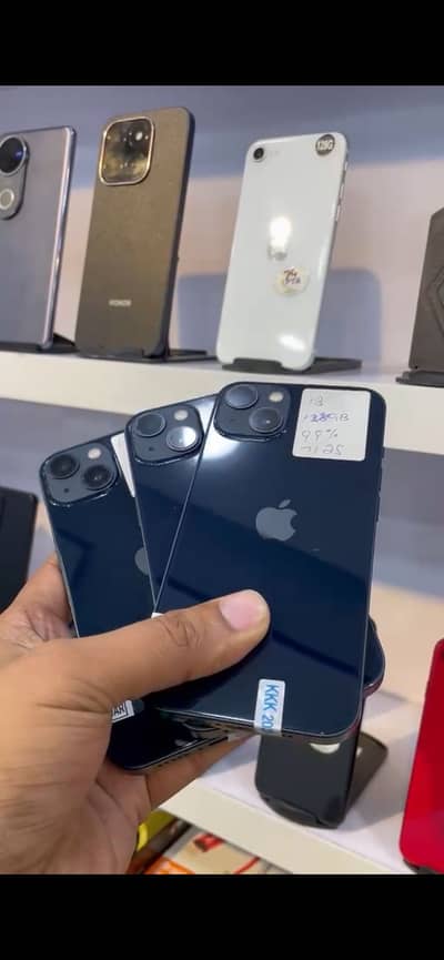Apple iPhone 13