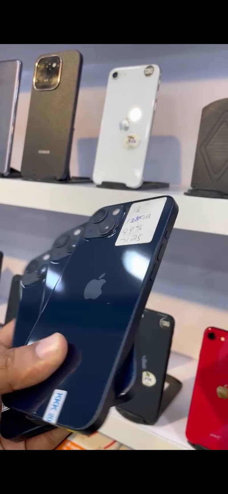 Apple iPhone 13 1