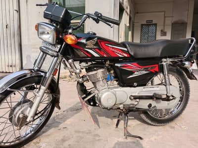 Honda 125 2024/25 red clr black tnky tpy sth mil jaye gy 03017105175