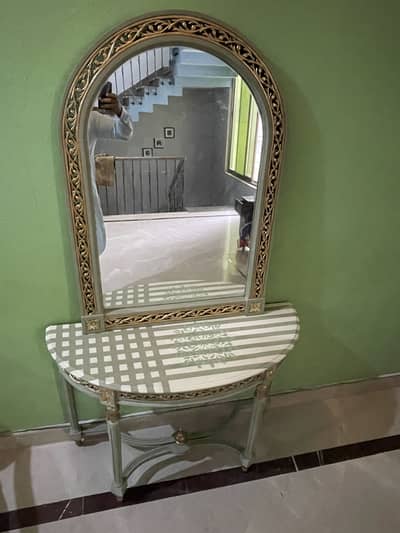 Mirror and console