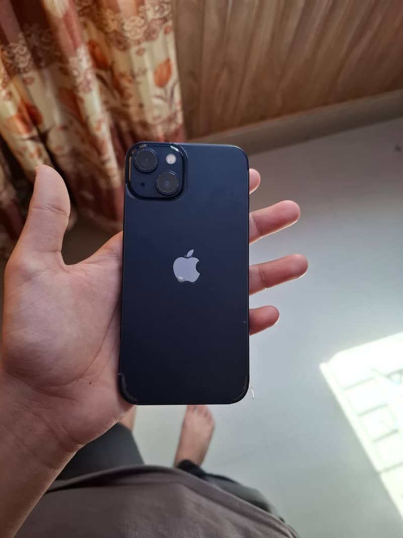 Apple iPhone 13 0