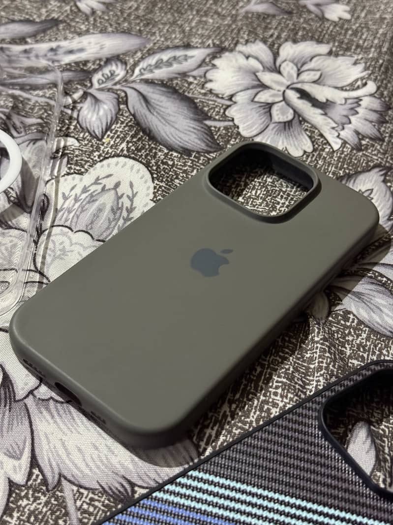IPHONE 16 PRO & 16 CASE 2