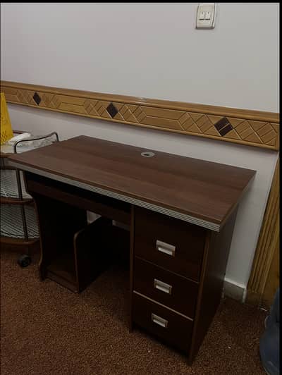 Wooden Computer Table