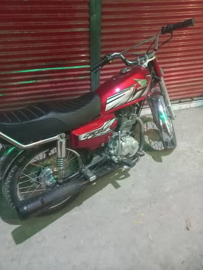cg125  red color