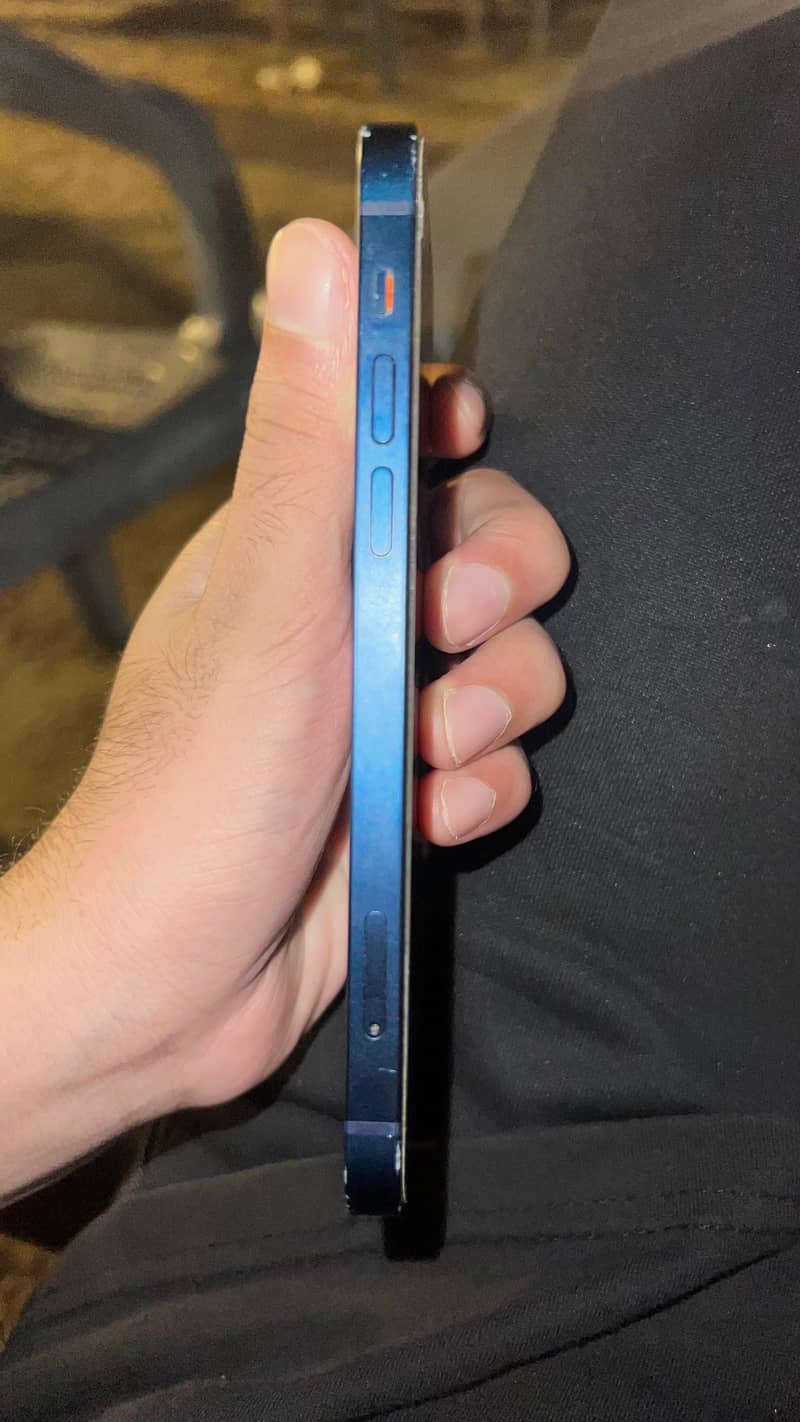 Apple iPhone 12 2