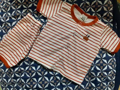 Carter's boys 2 pcs suit.