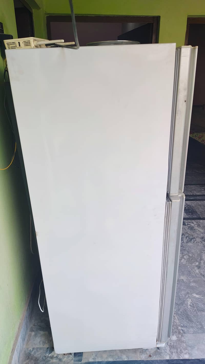 Dawlance refrigerator medium size 1