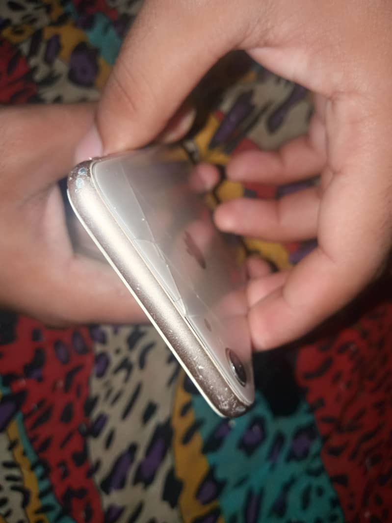 Apple iPhone 8 1