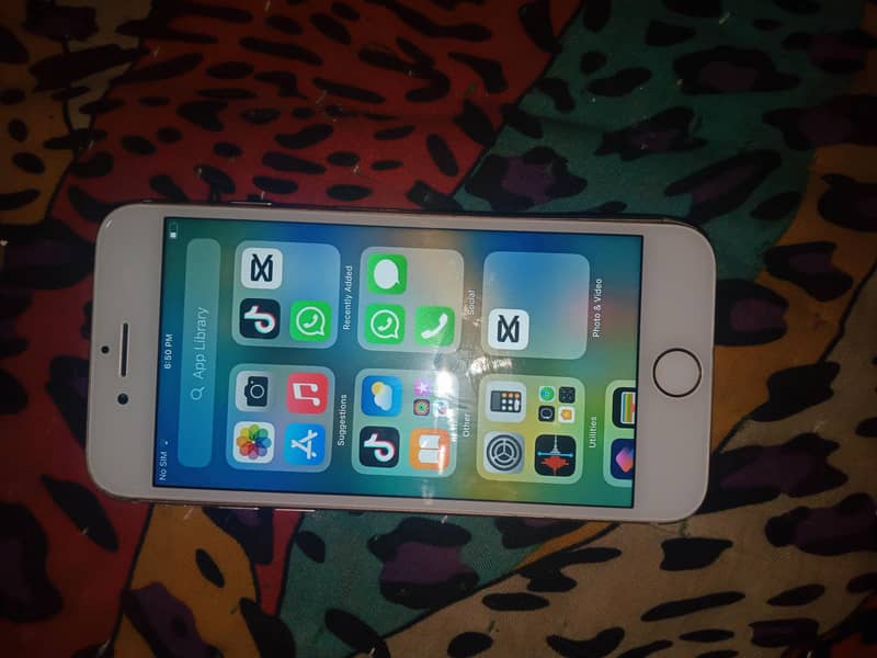 Apple iPhone 8 3