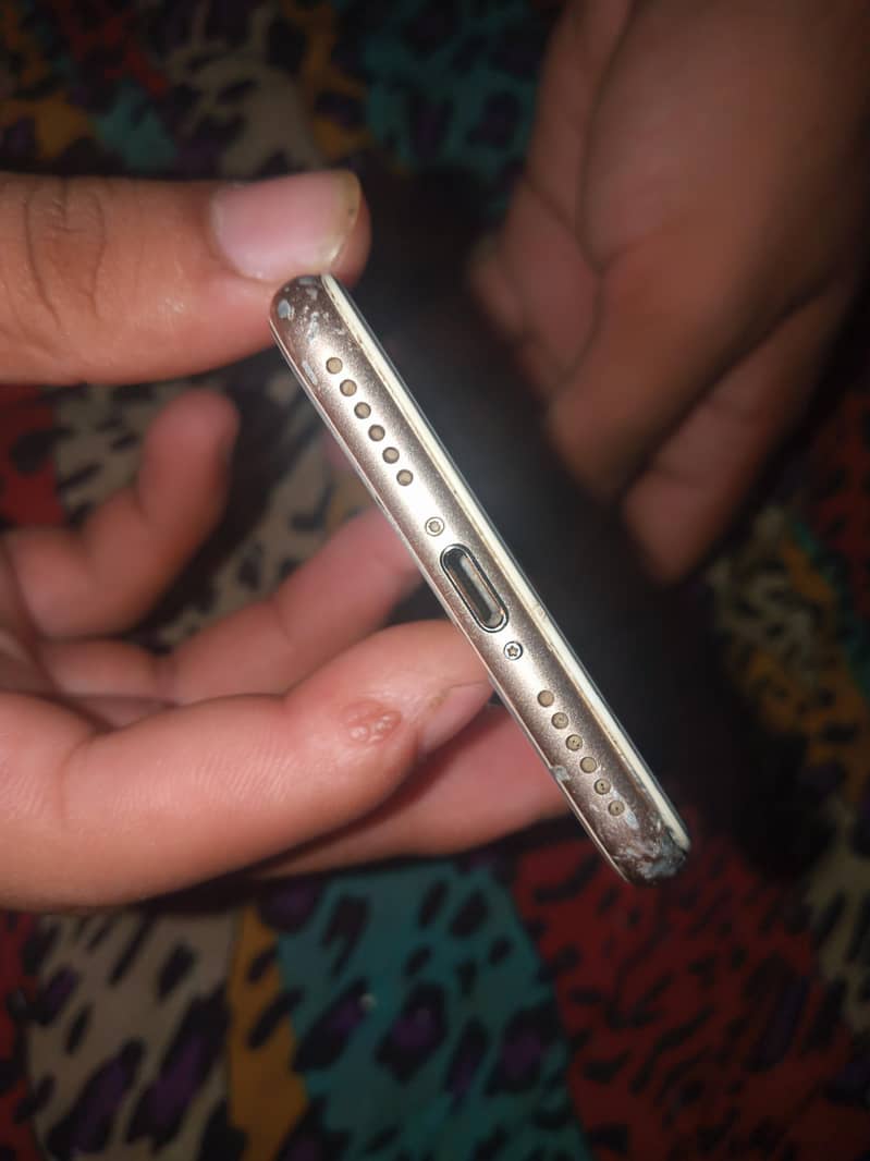 Apple iPhone 8 6