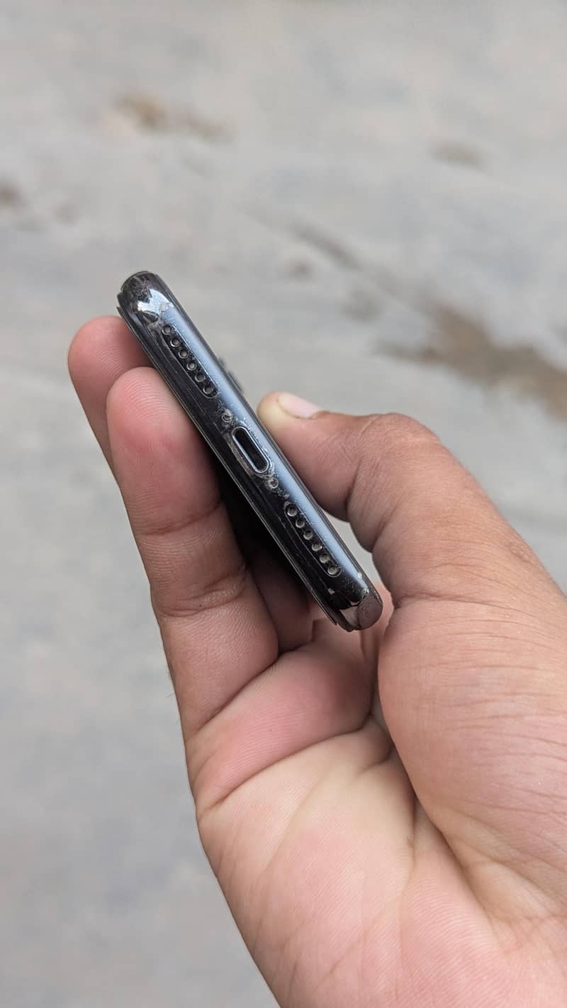 Apple iPhone XS 1