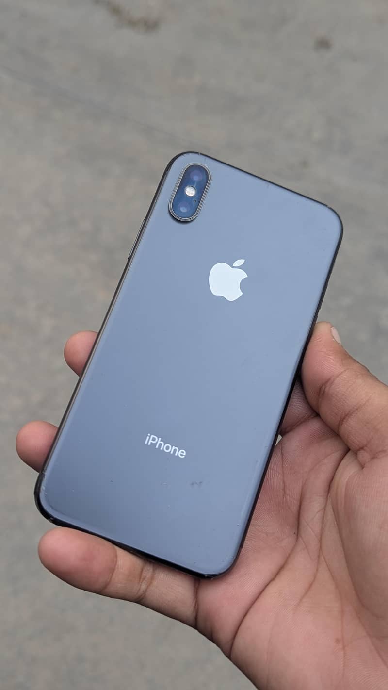 Apple iPhone XS 4