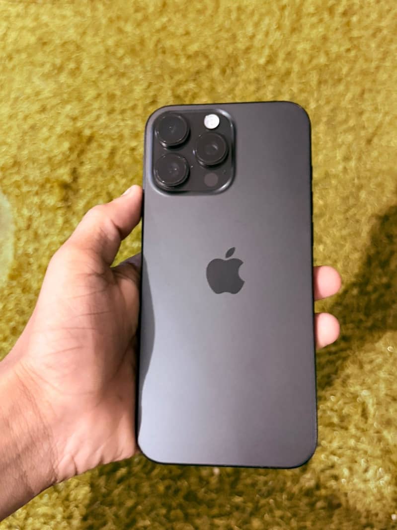 Apple iPhone 16 Pro Max 5