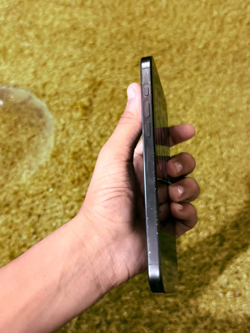 Apple iPhone 16 Pro Max 6