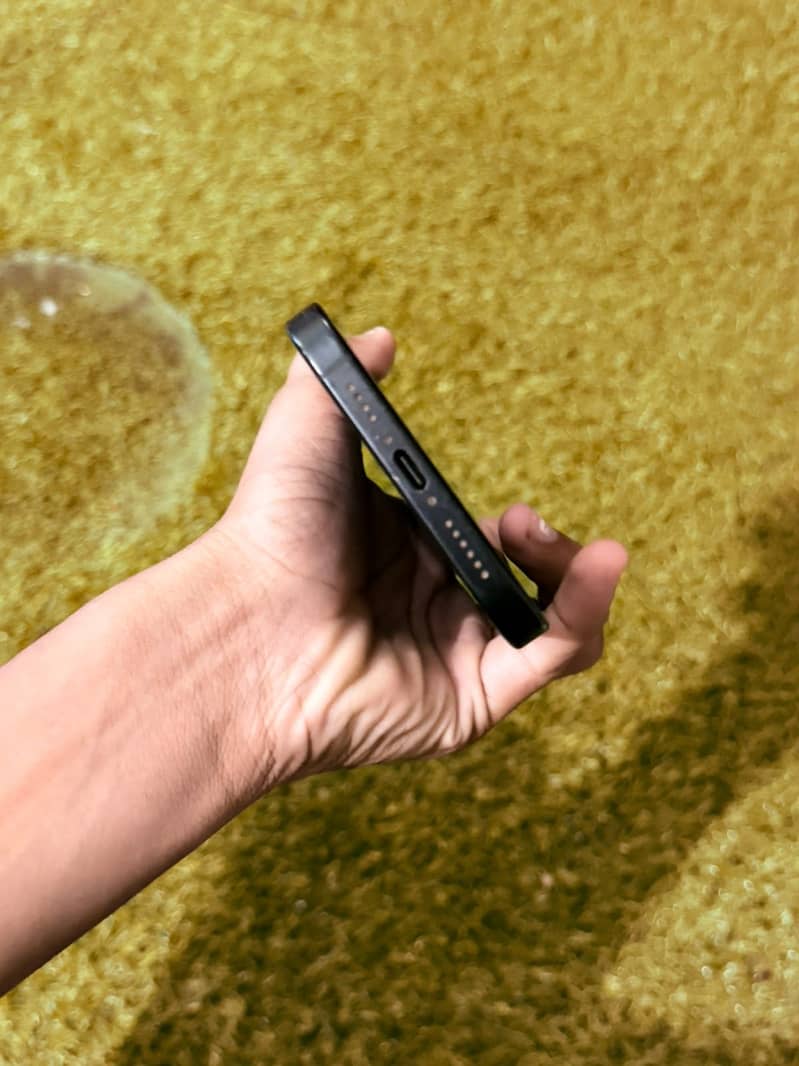 Apple iPhone 16 Pro Max 7