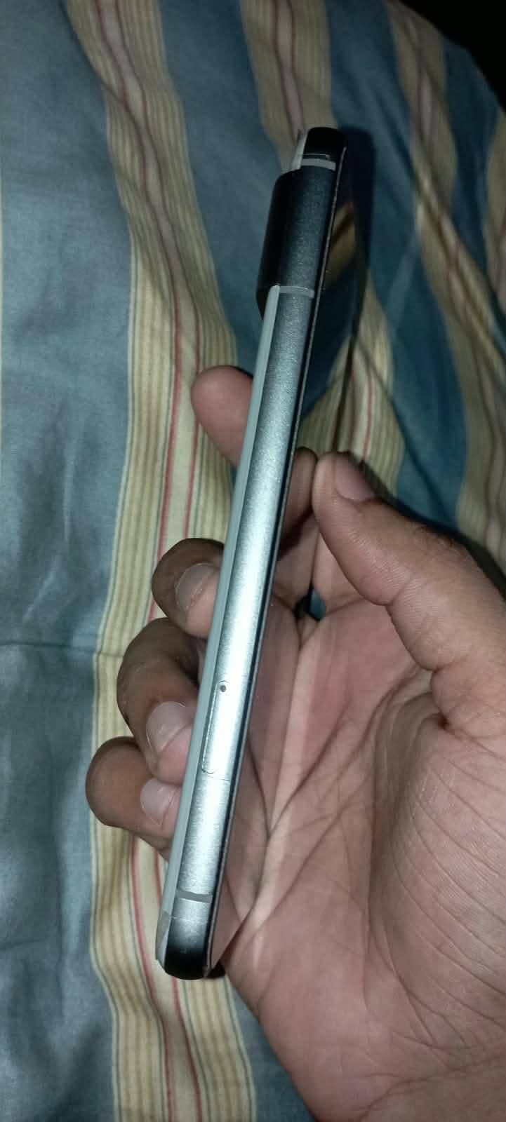 Google Pixel 8 4