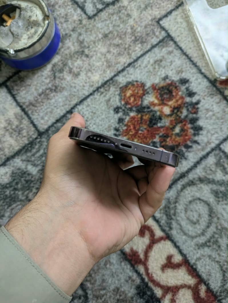 Apple iPhone 14 Pro Max 1