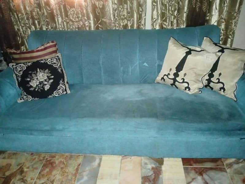 Three seeter sofa 0