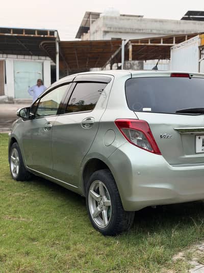 Vitz 2013 registered in 2016 for sale.