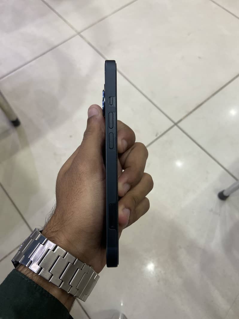 Apple iPhone 13 Jv 3