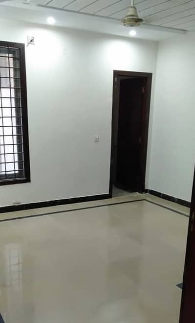 1bed family flate for rent in pwd road