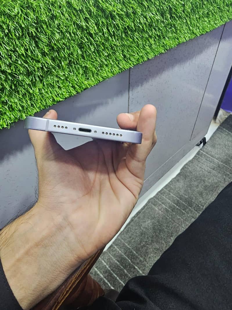 Apple iPhone 14 plus 0
