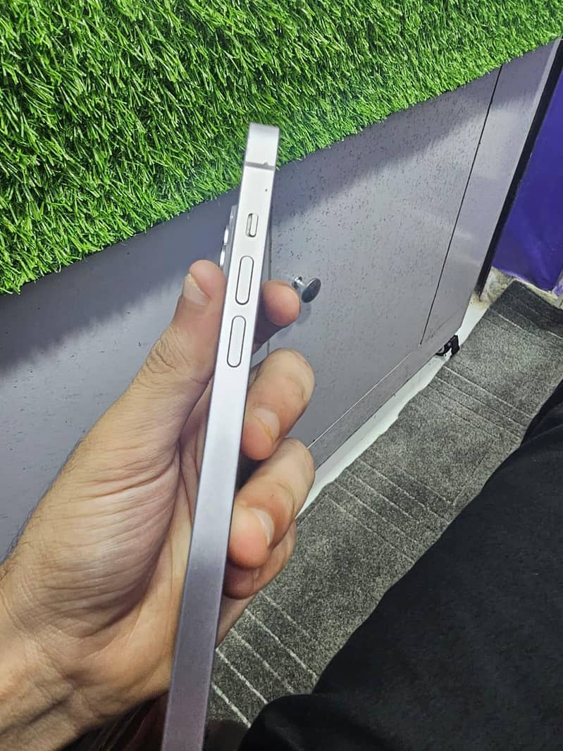 Apple iPhone 14 plus 3